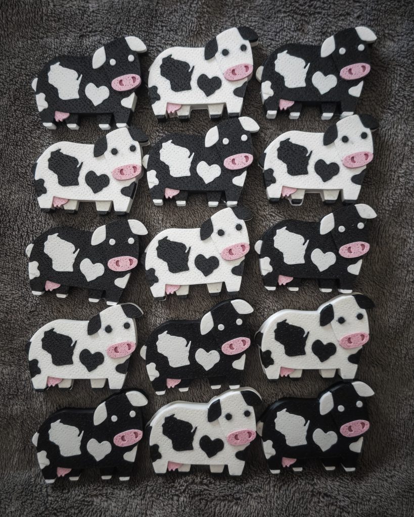 An alternating pattern of Mini Moo.